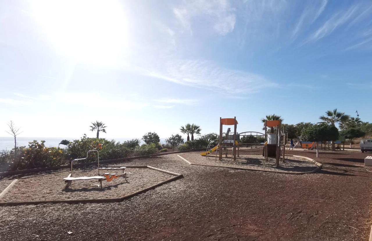 Home2Book Comfy Beachfront Radazul Bagian luar foto