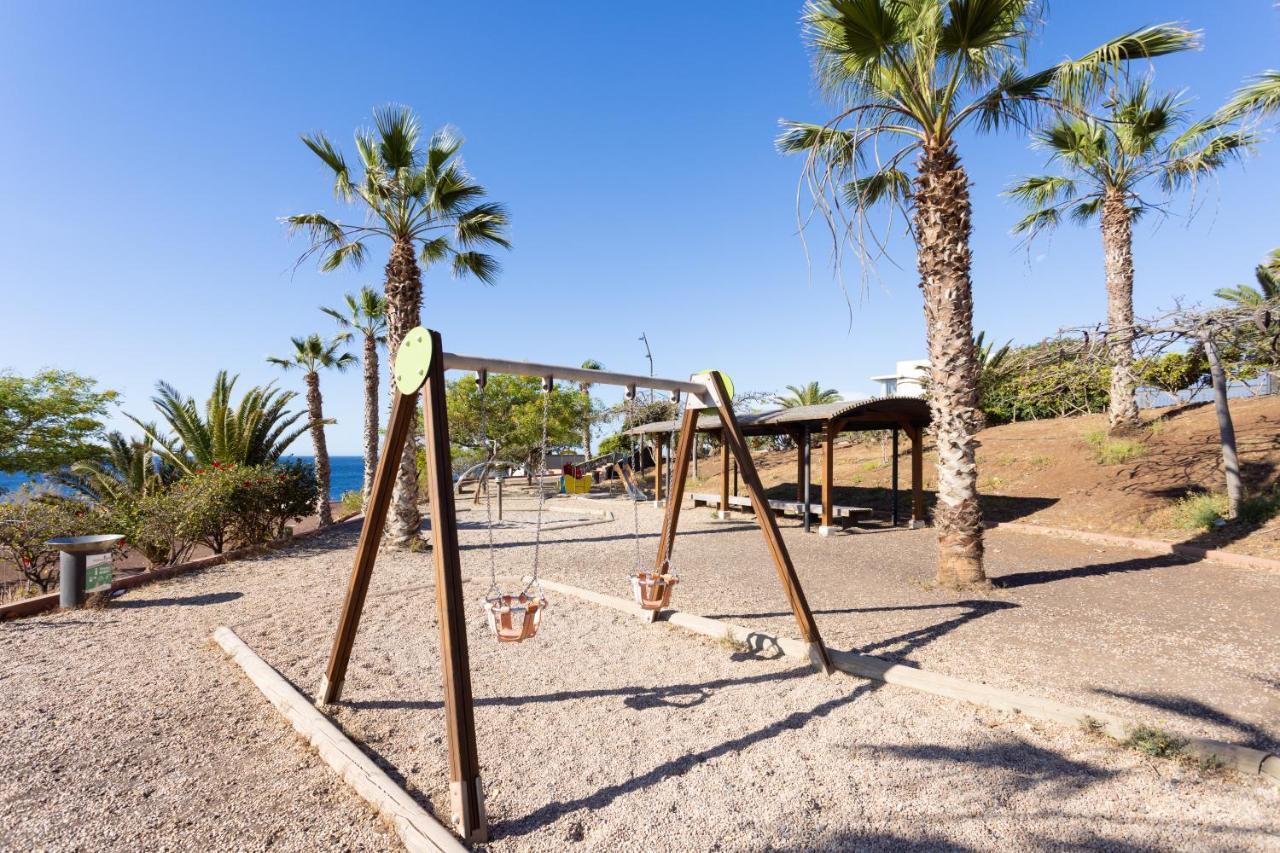 Home2Book Comfy Beachfront Radazul Bagian luar foto